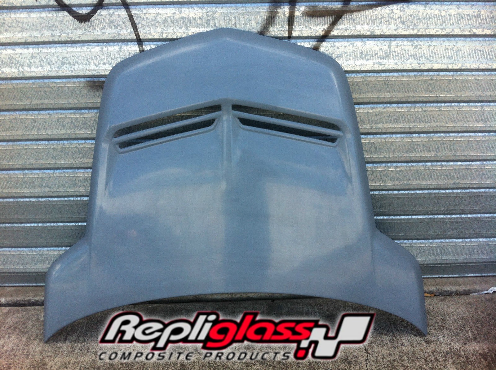 VZ WALKINSHAW SCOOP Repliglass Pty Ltd