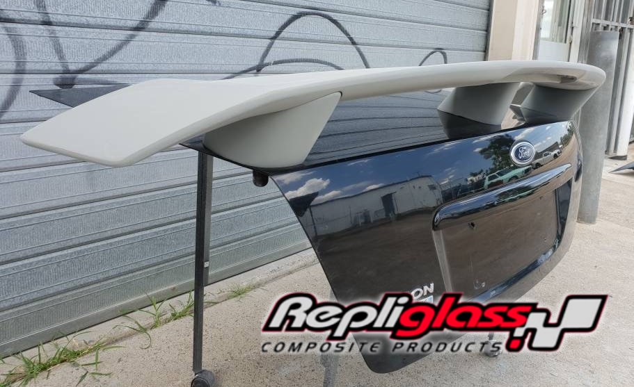 FORD FALCON BA / BF SEDAN TYPHOON F6 REAR BOOT SPOILER WING AND BRAKE